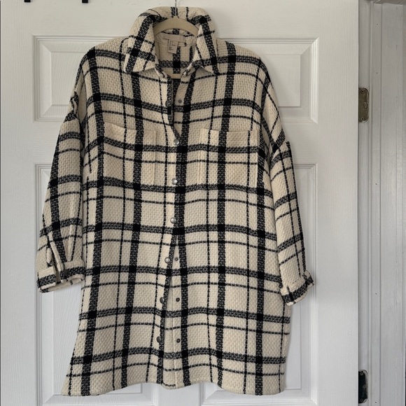 H&M Jackets & Blazers - H&M Oversized Lightweight Plaid Button-Up Shirt Jacket -Shacket  - Size 2/Small